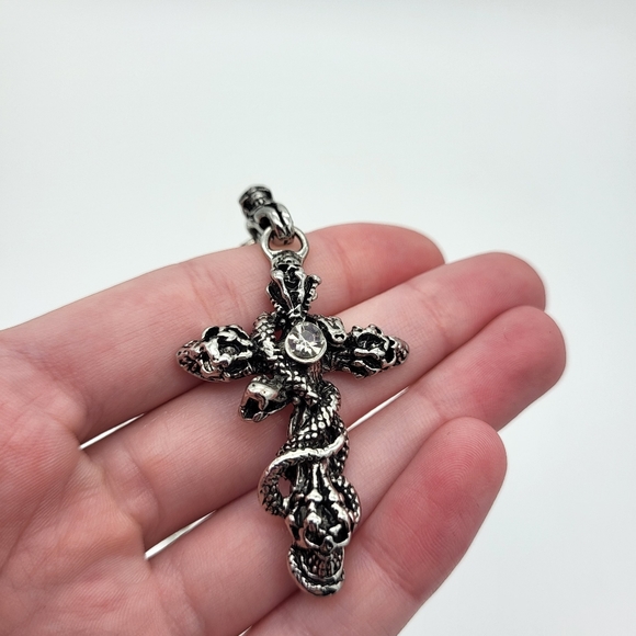 Stainless steel cross necklace - Picture 2 of 3